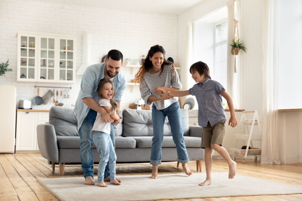 Happy family min 1024x683